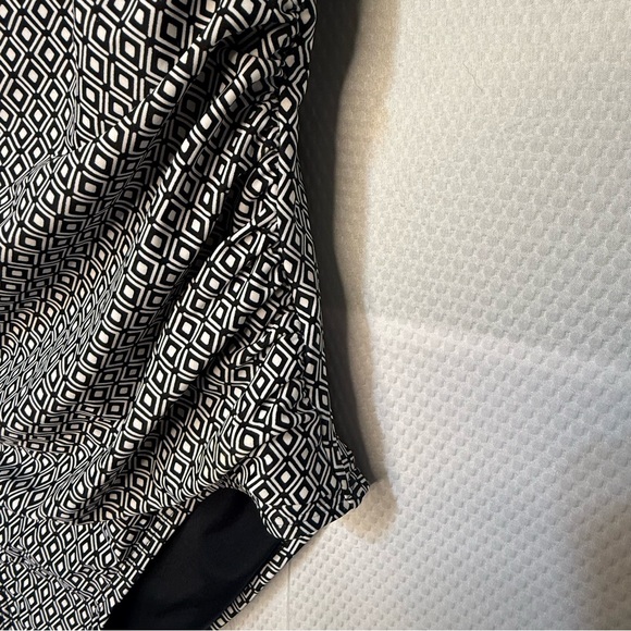 DKNY Monochrome Geometric Swimwear - Picture 5 of 9